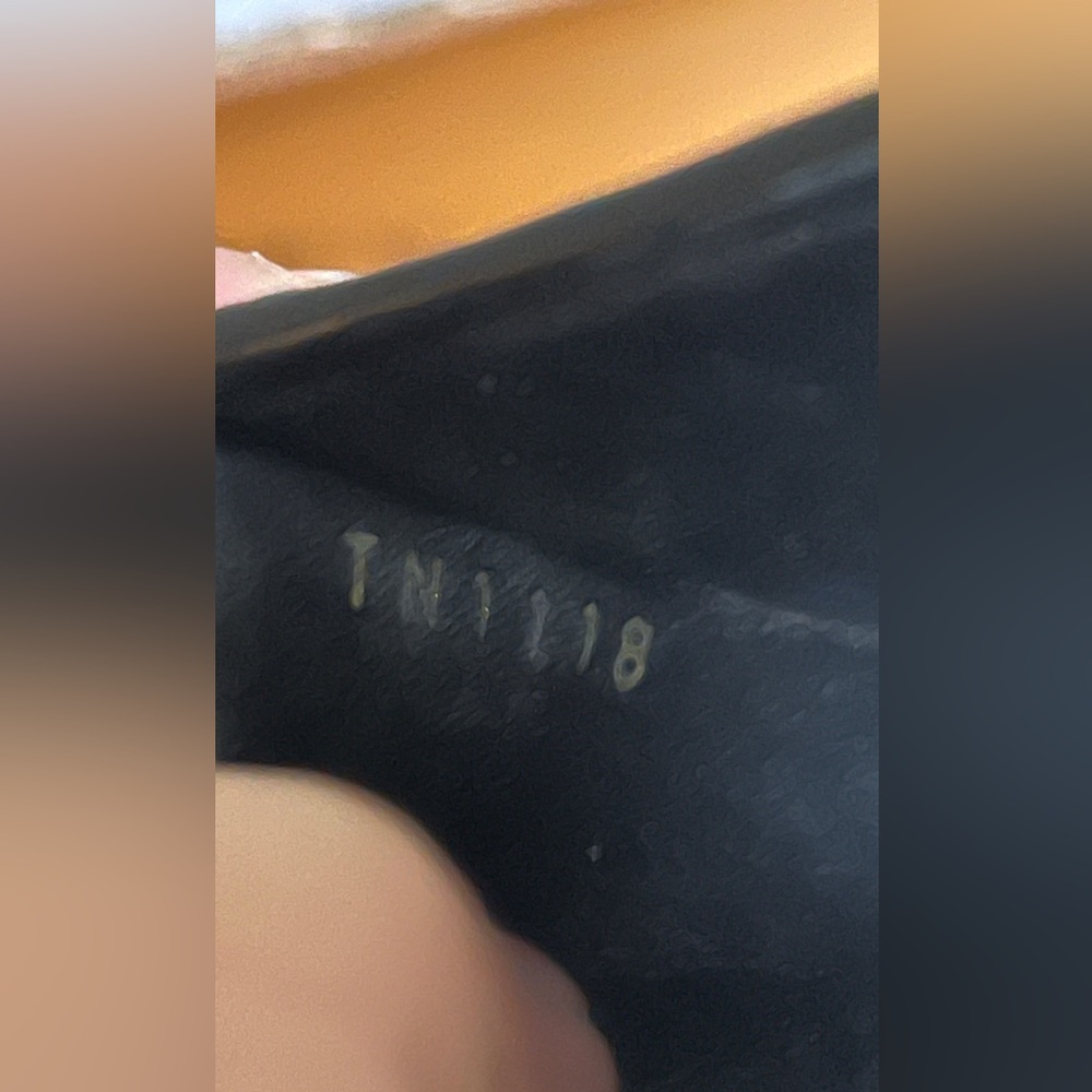 Sold Louis Vuitton Cles Empreinte Leather - Picture 8 of 13